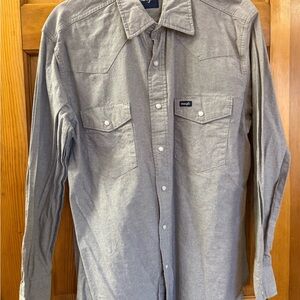 Wrangler Men's Casual Gray Button Down Shirt